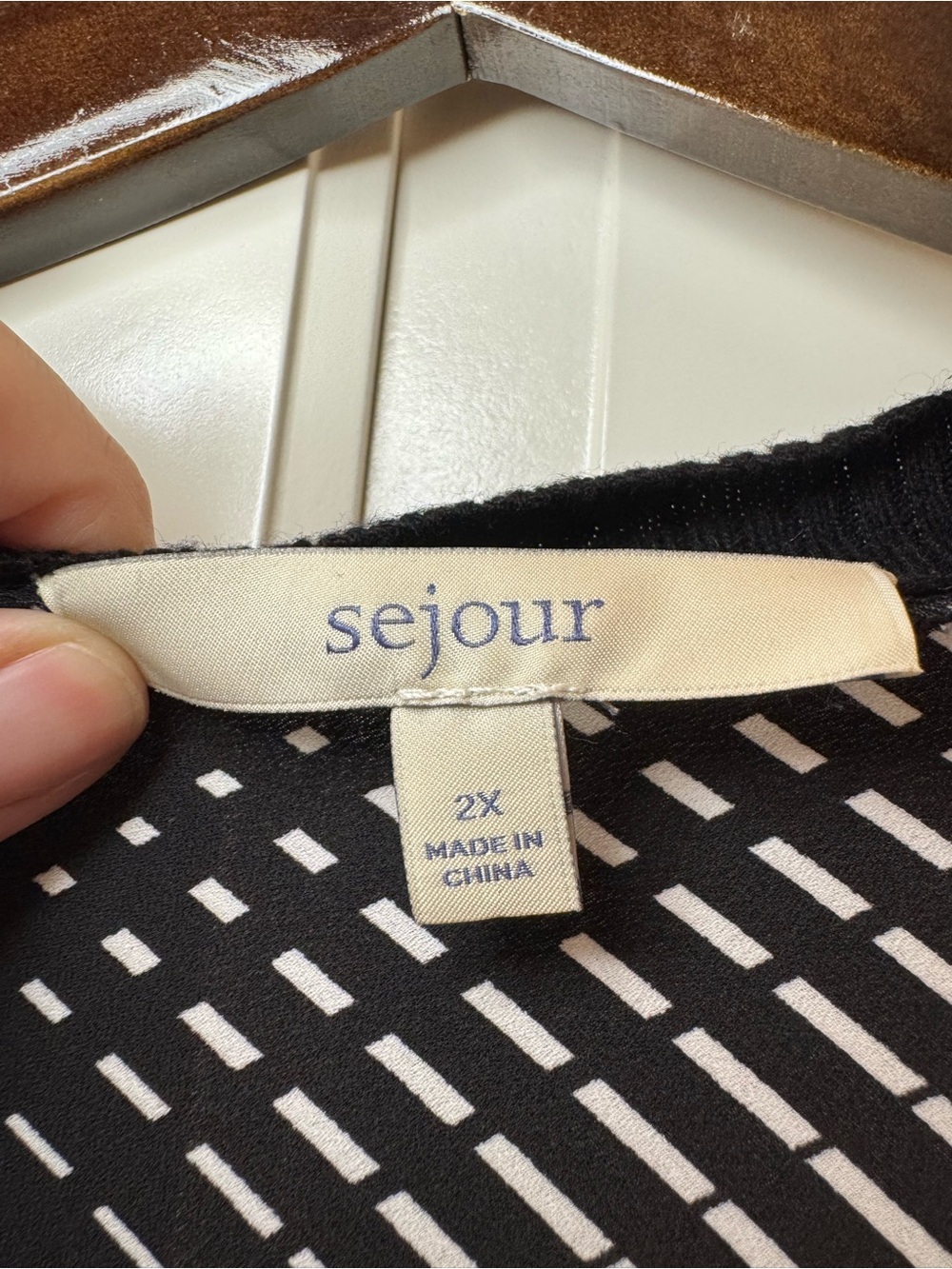 Sejour Women's 2X Plus Black Geometric panels Knit Crew Neck Pullover Sweater - Picture 6 of 10